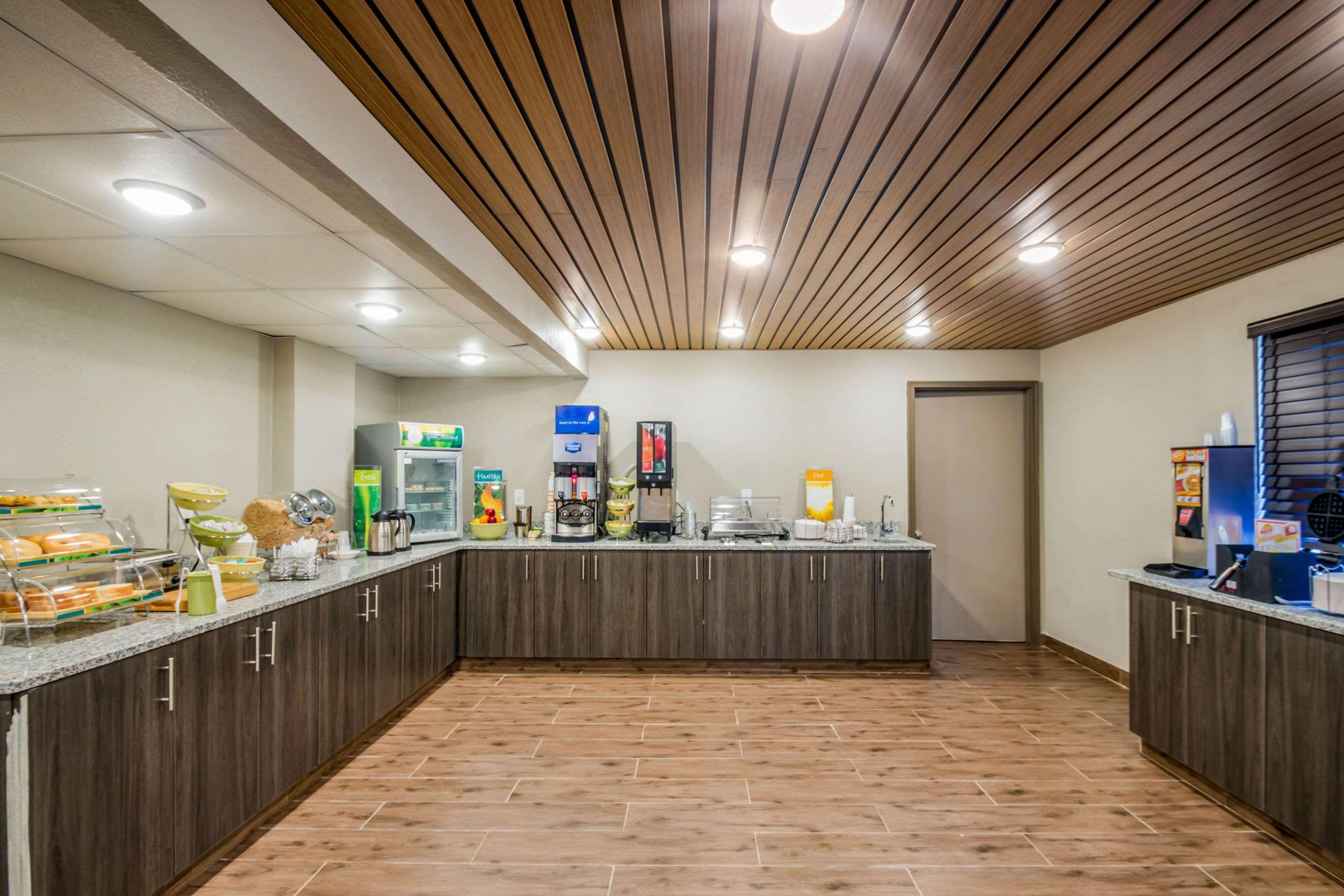 Americinn By Wyndham Madison Wi Экстерьер фото