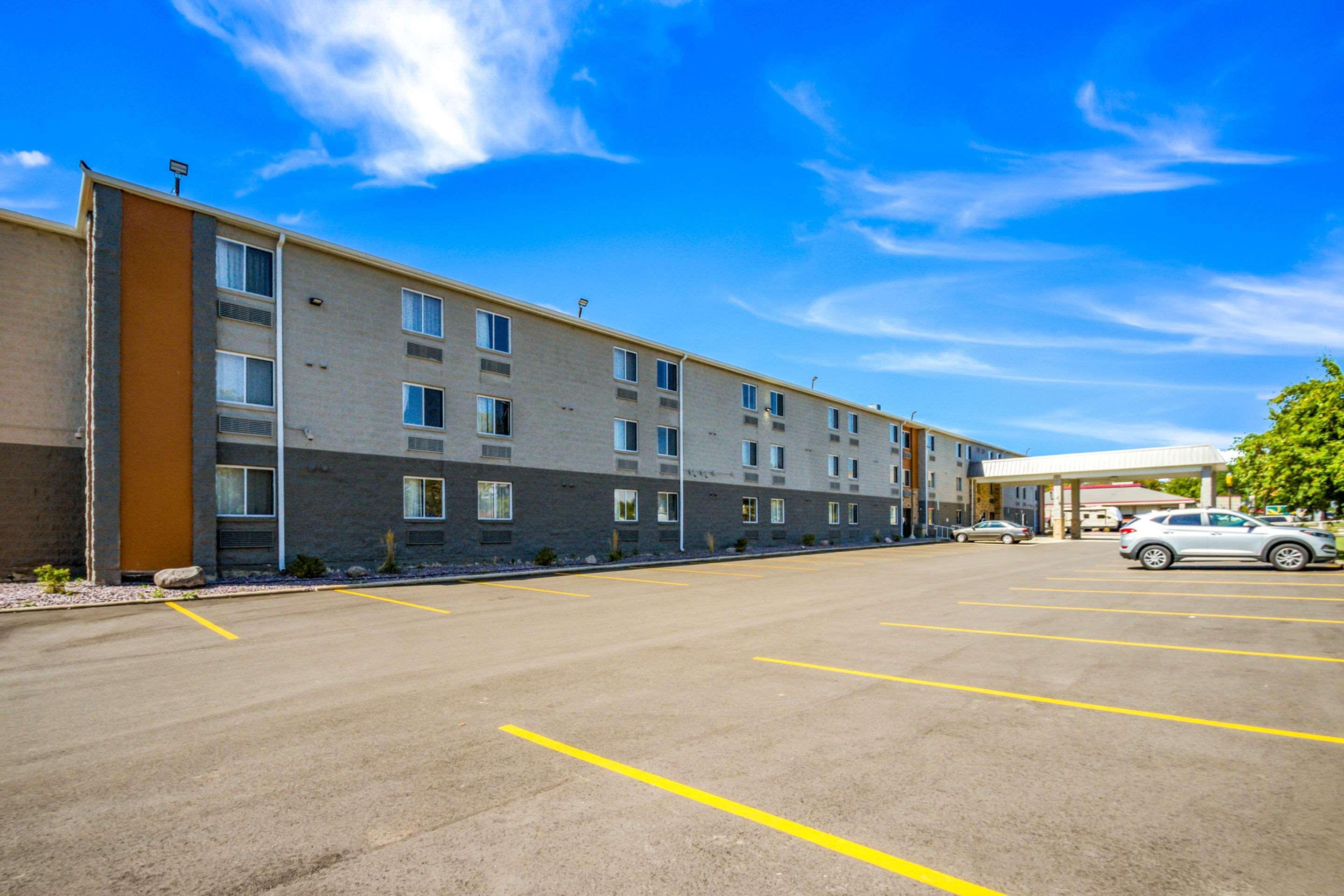Americinn By Wyndham Madison Wi Экстерьер фото