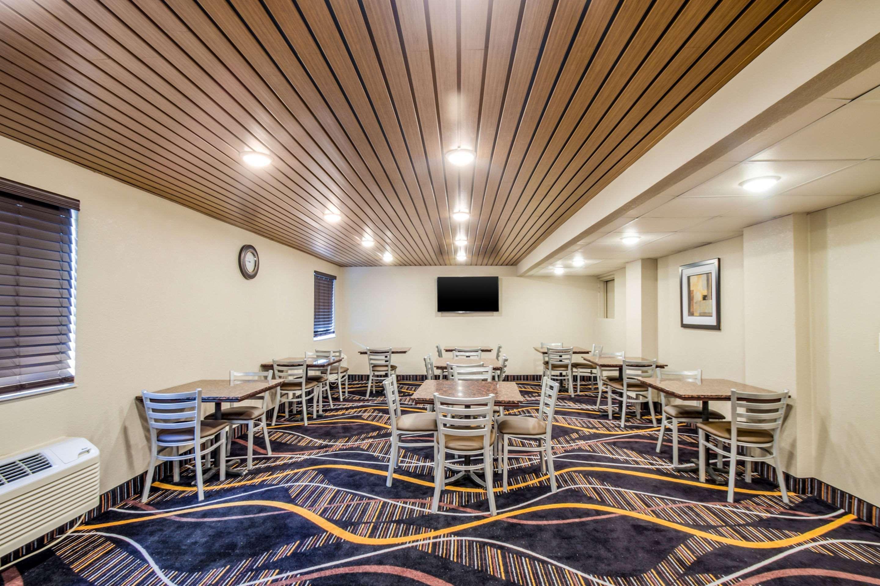 Americinn By Wyndham Madison Wi Экстерьер фото