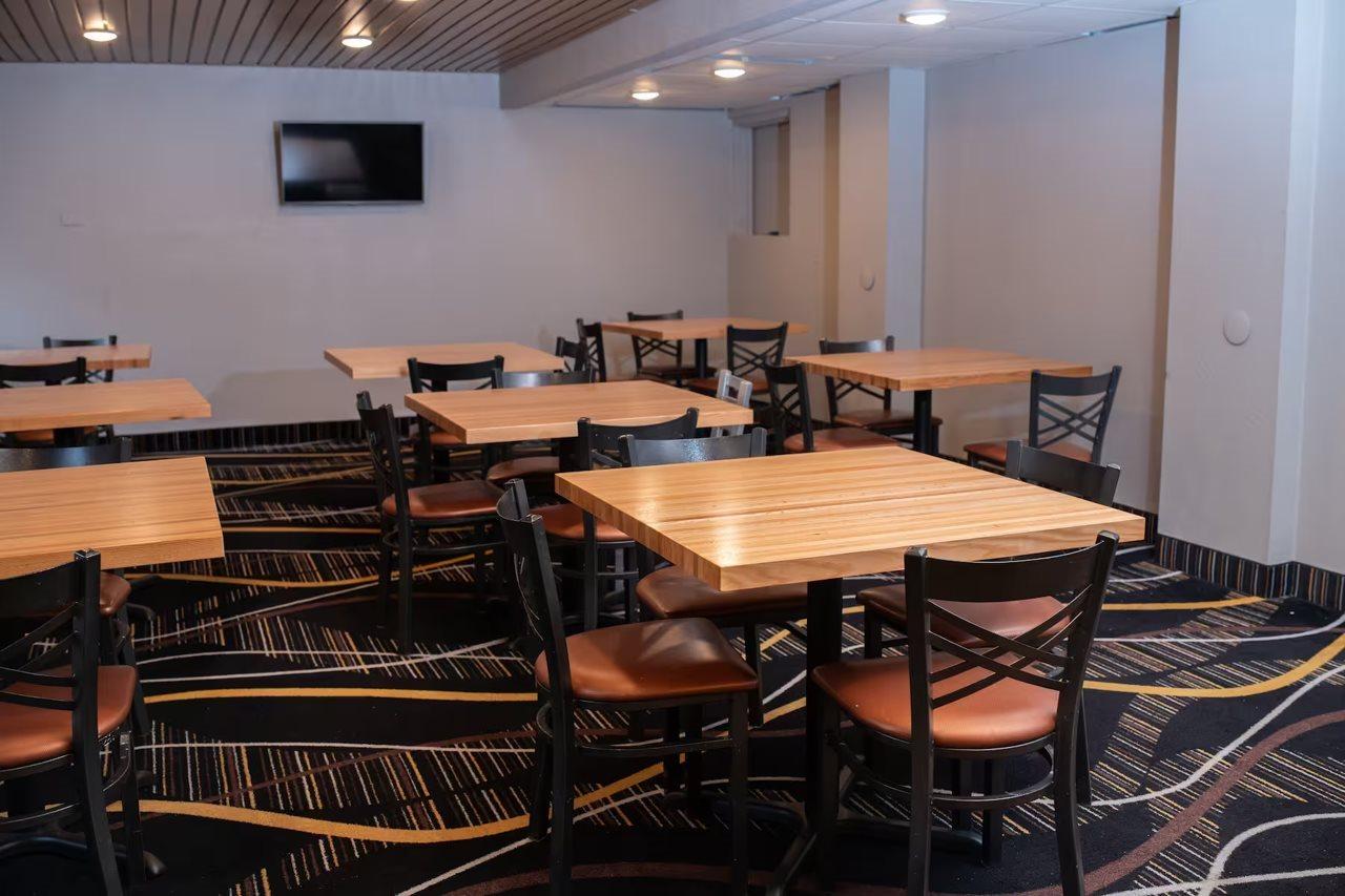 Americinn By Wyndham Madison Wi Экстерьер фото