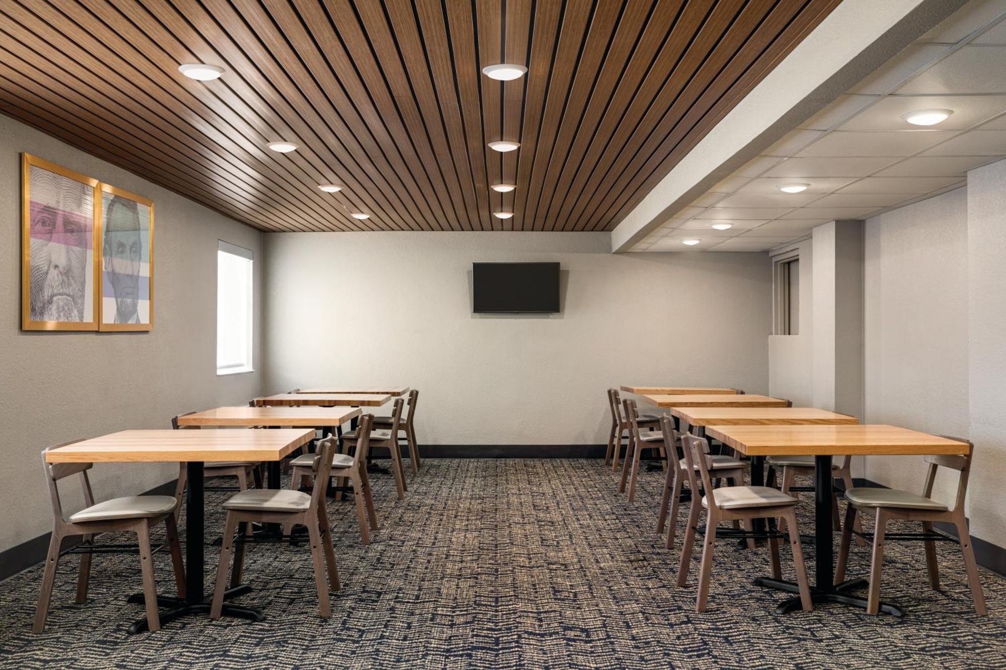 Americinn By Wyndham Madison Wi Экстерьер фото